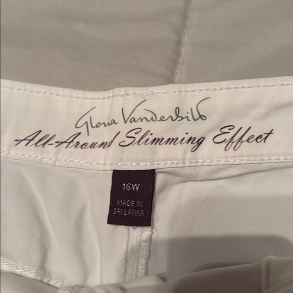 Gloria Vanderbilt High Waist White Shorts - Picture 2 of 7